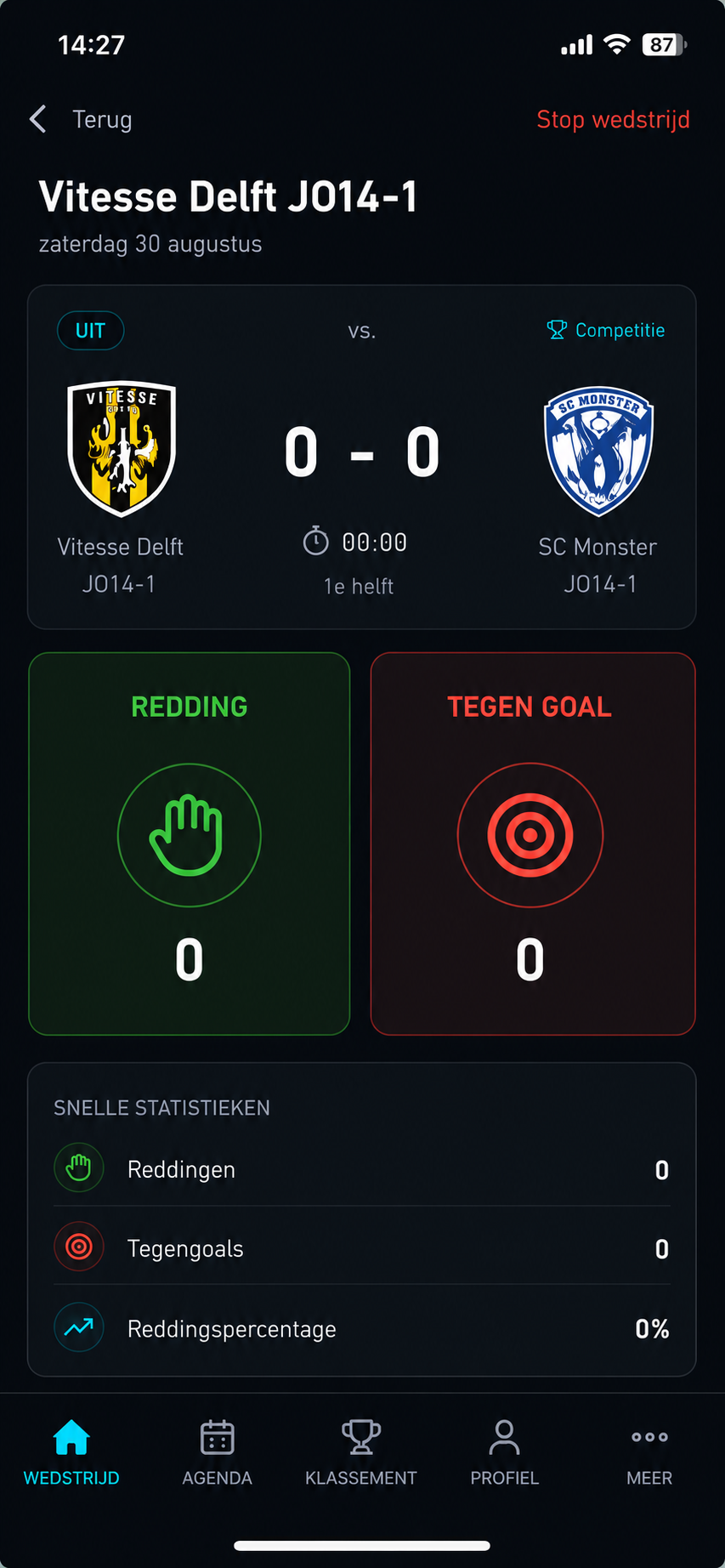 Live wedstrijdscherm met grote knoppen voor redding en tegengoal, de stand en een wedstrijdklok.